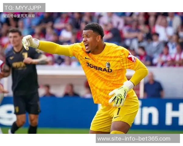 意甲新赛季启用橙色官方用球提升比赛中足球可见性