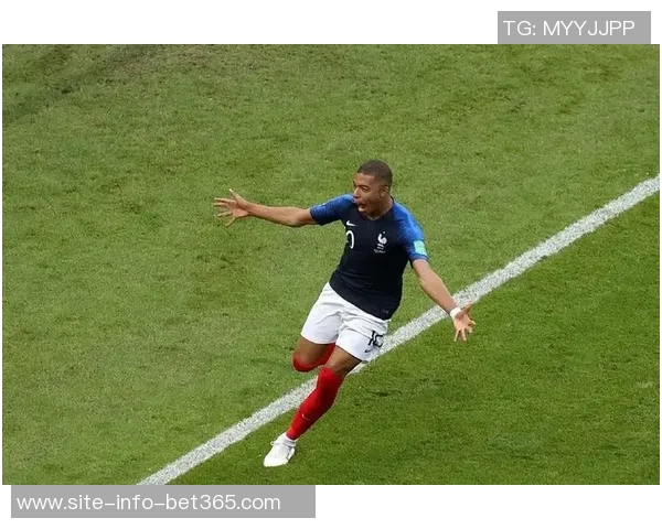 姆巴佩荣获24-25赛季欧洲金靴皇马全队盛装出席庆祝仪式